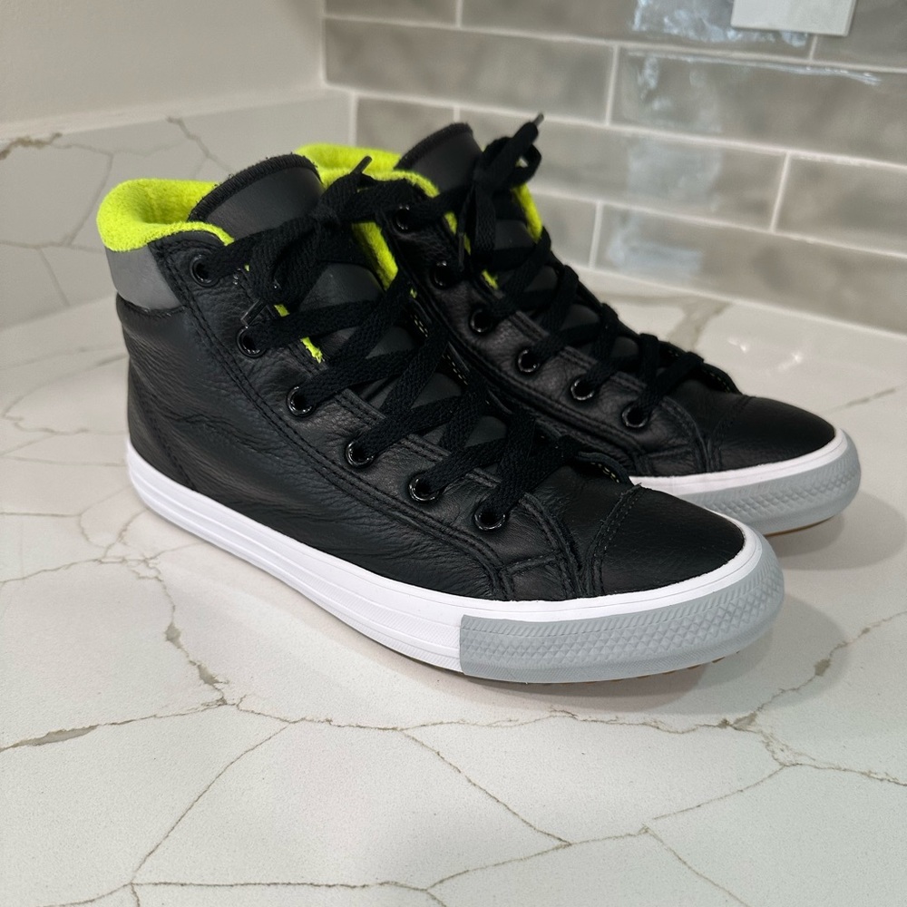 Converse Chuck Taylor All Star. Color Black, Green And White. Boy Size 5. - Picture 2 of 11